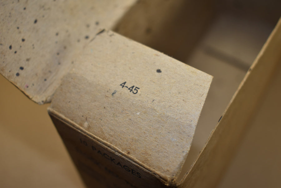 Boîte vide d'emballages de pansements