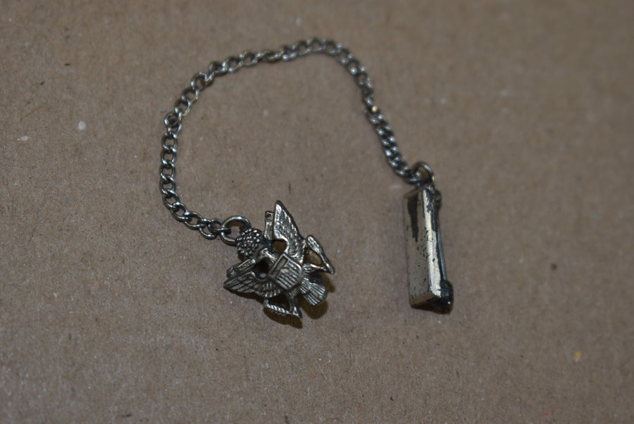 Broche chérie