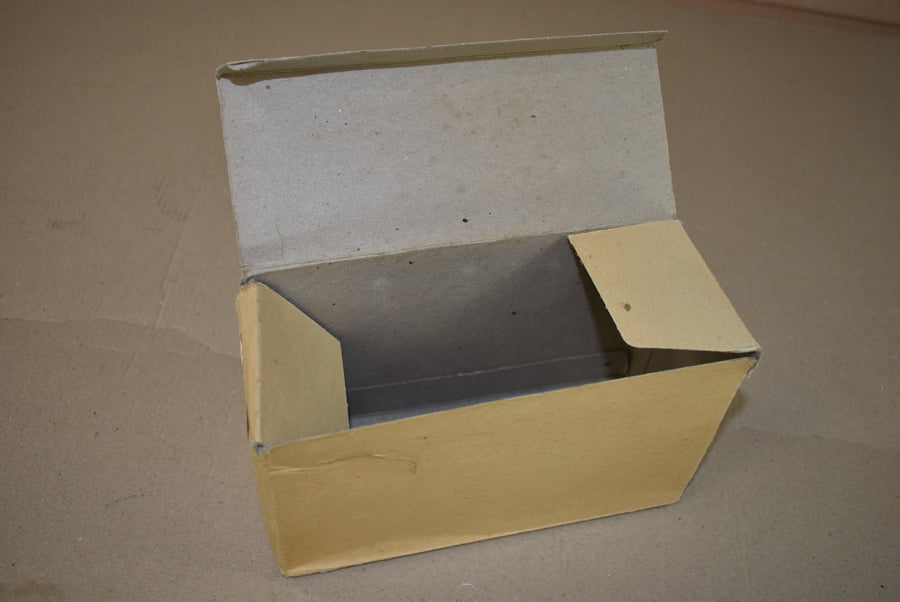 Boîte pour dix blaireaux de rasage.