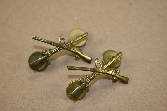 Paire de fusils croisés du 6ème Régiment d'Infanterie