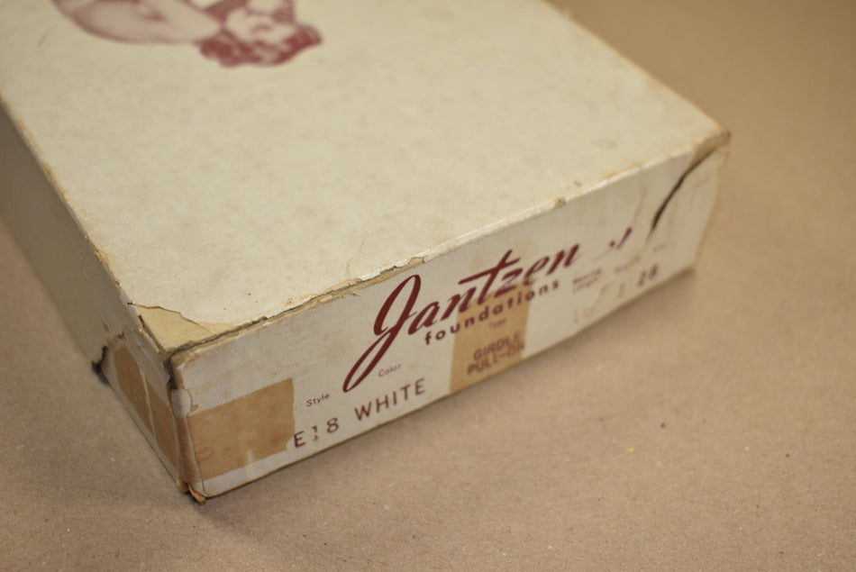 Boîte en carton avec Pin Up