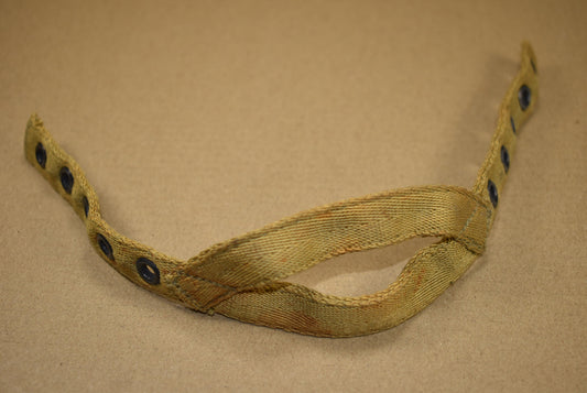 Mentonnière de parachutiste