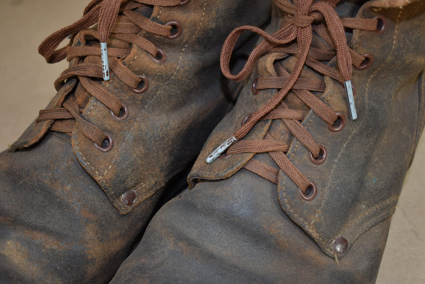 Brodequins en cuir tourné