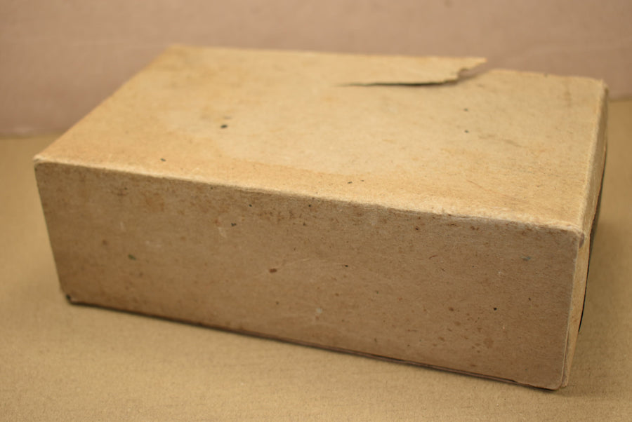 Boîte vide d'emballages de pansements