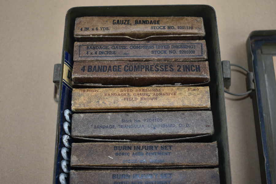 Boîte de premiers secours, 12 unités, pour véhicule, pleine