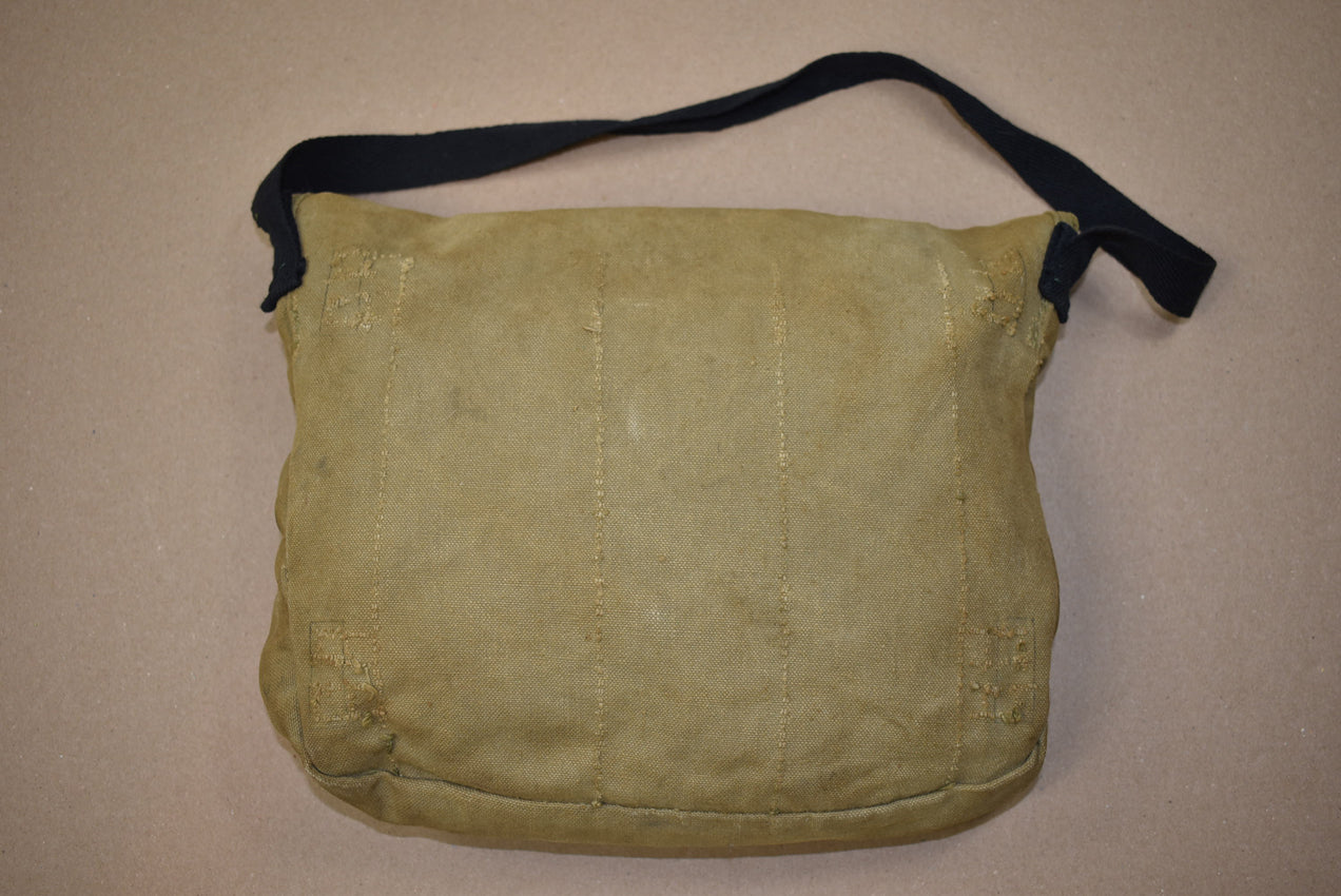 Pochette à gamelle, modifiée