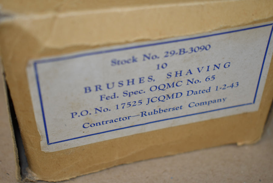 Boîte pour dix blaireaux de rasage.