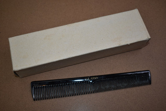 Peigne en plastique noir