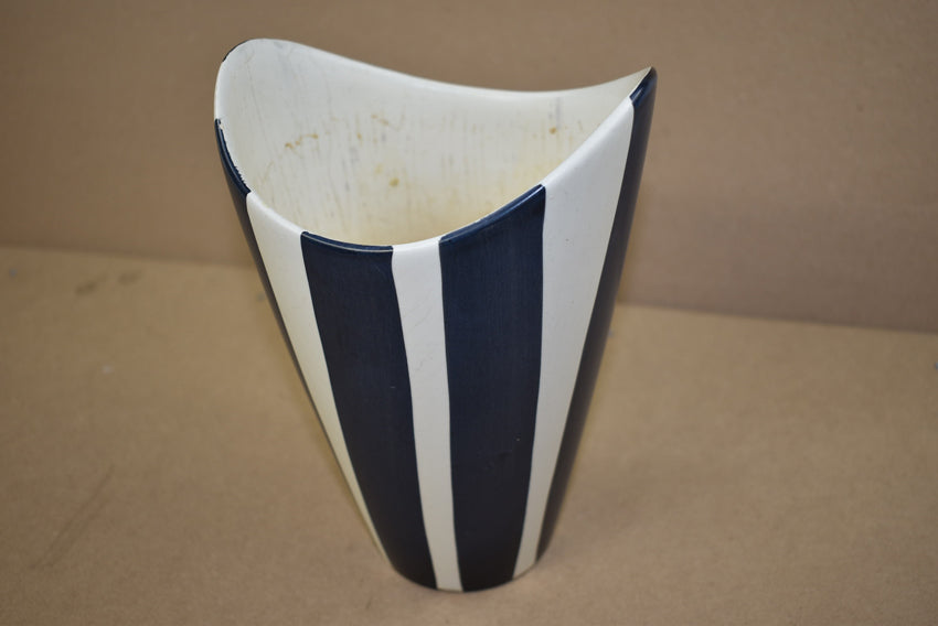 Vase à rayures