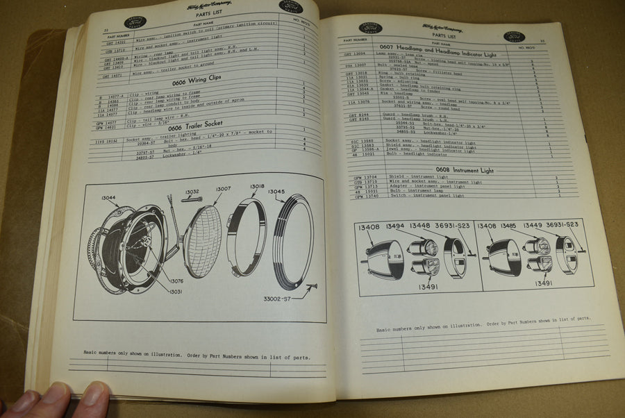 TM 10-1346 Parts List 1½ Ton, camion 4 x 2