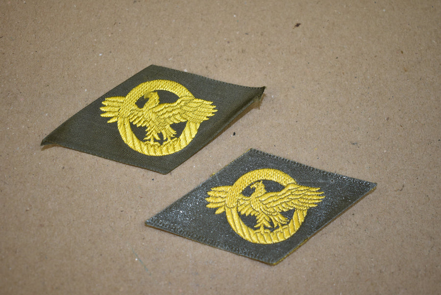 Insigne de démobilisation, deux variantes