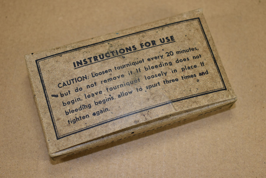 Garrot dans sa boîte