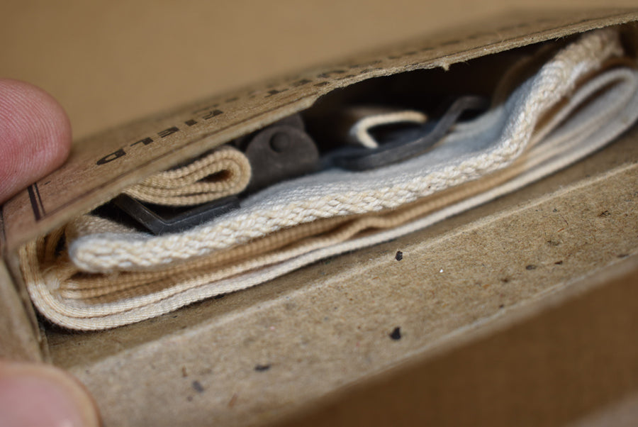 Garrot dans sa boîte