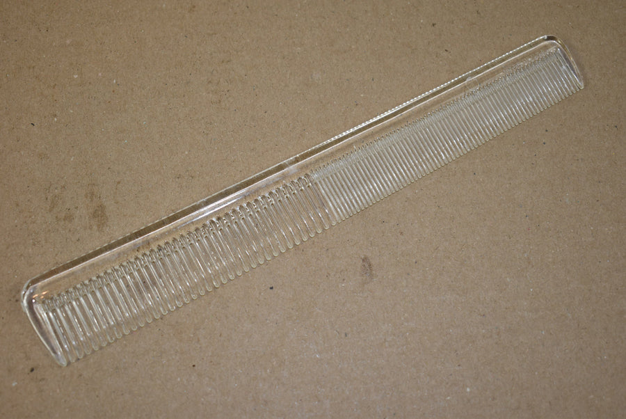 Peigne en plastique transparent
