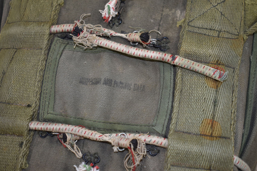 Enveloppe de parachute ventral A-4