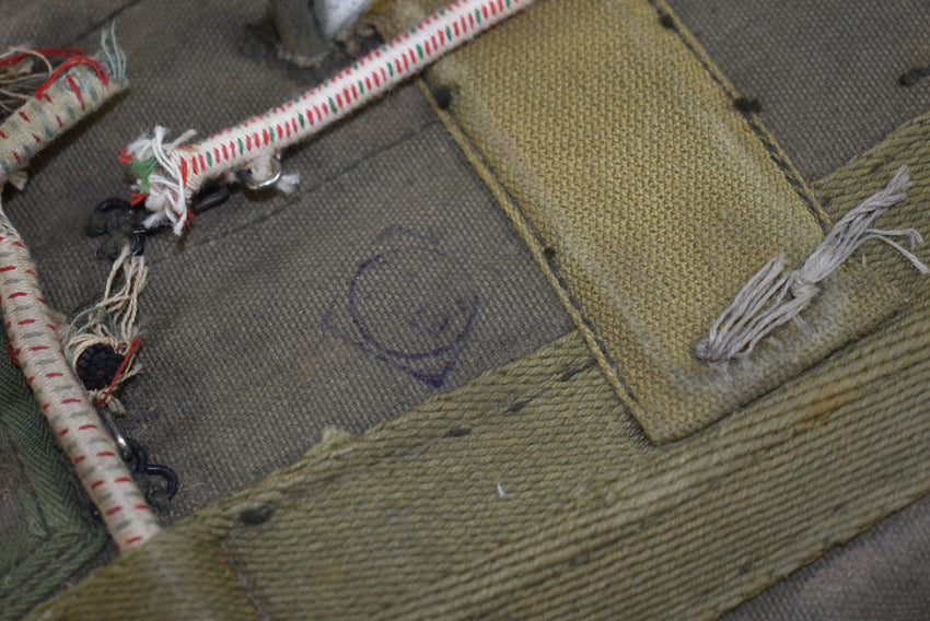 Enveloppe de parachute ventral A-4