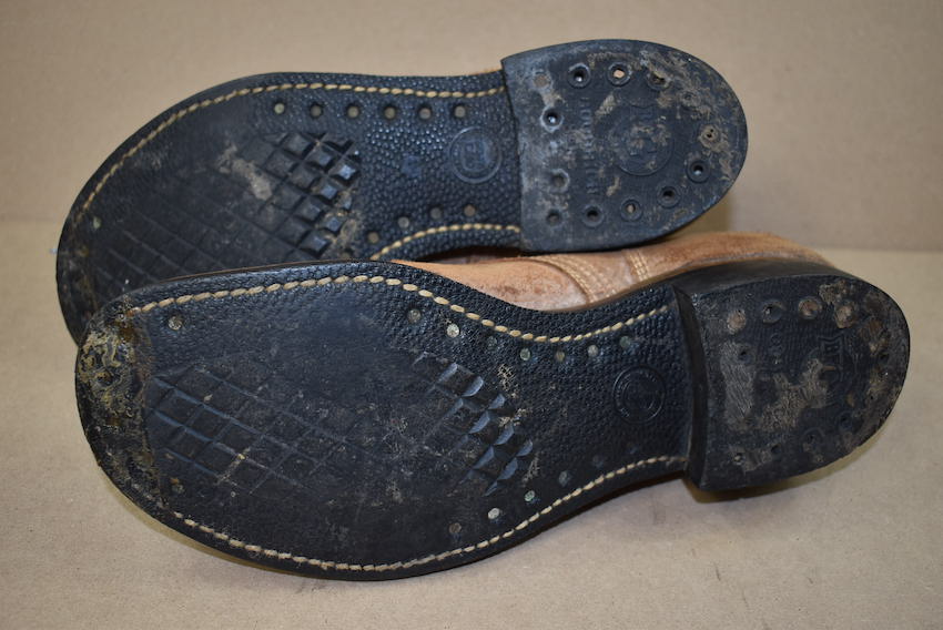 Brodequins en cuir tourné