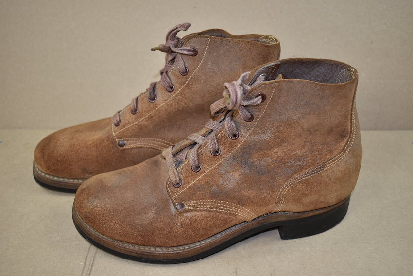 Brodequins en cuir tourné